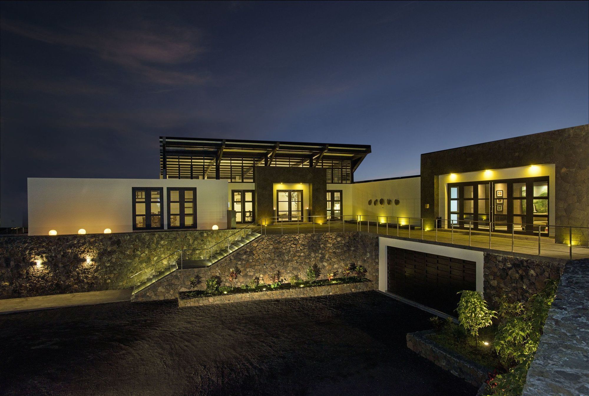 Pikaia Lodge Santa Cruz Island エクステリア 写真