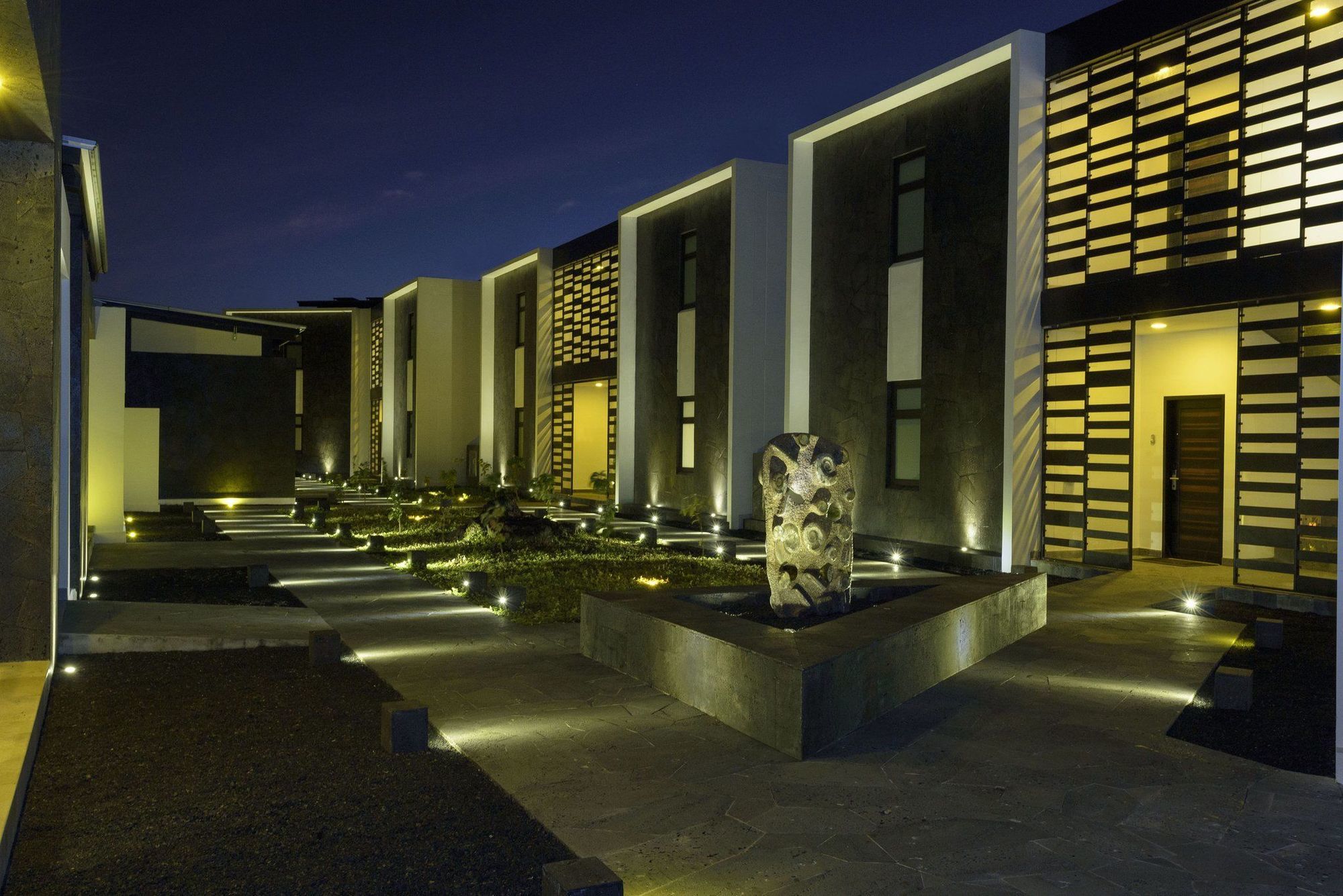 Pikaia Lodge Santa Cruz Island エクステリア 写真